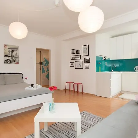 Mycomfypalace Apartment *